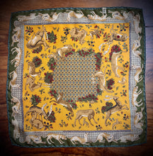 Afbeelding in Gallery-weergave laden, Holland &amp; Holland X Drake's pochette de costume vintage en soie Made in England
