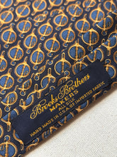 Lade das Bild in den Galerie-Viewer, Brooks Brothers noeud papillon en soie à motif d'inspiration équestre Made in USA
