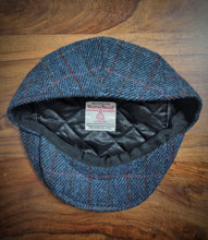 Carica l&#39;immagine nel visualizzatore di Gallery, Harris Tweed casquette plate en pure laine à carreaux L/59
