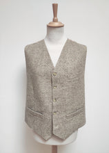 Afbeelding in Gallery-weergave laden, Gilet vintage tweed beige en laine mélangée 54
