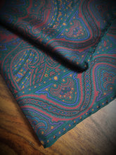 Afbeelding in Gallery-weergave laden, Polo Ralph Lauren pochette verte paisley en soie
