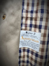 Afbeelding in Gallery-weergave laden, Aquascutum of London trench coat beige Aqua 5 100% coton Made in England L
