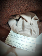 Afbeelding in Gallery-weergave laden, Gilet vintage marron orangé en laine et cachemire 52
