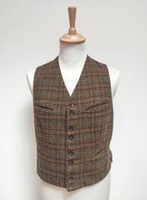 Carica l&#39;immagine nel visualizzatore di Gallery, Gilet de costume vintage tweed en laine à carreaux
