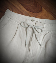 Afbeelding in Gallery-weergave laden, Suitsupply short Ames beige en coton et lin Tessuti Di Sondrio 46/S
