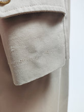 Afbeelding in Gallery-weergave laden, Aquascutum of London trench coat beige Aqua 5 100% coton Made in England L
