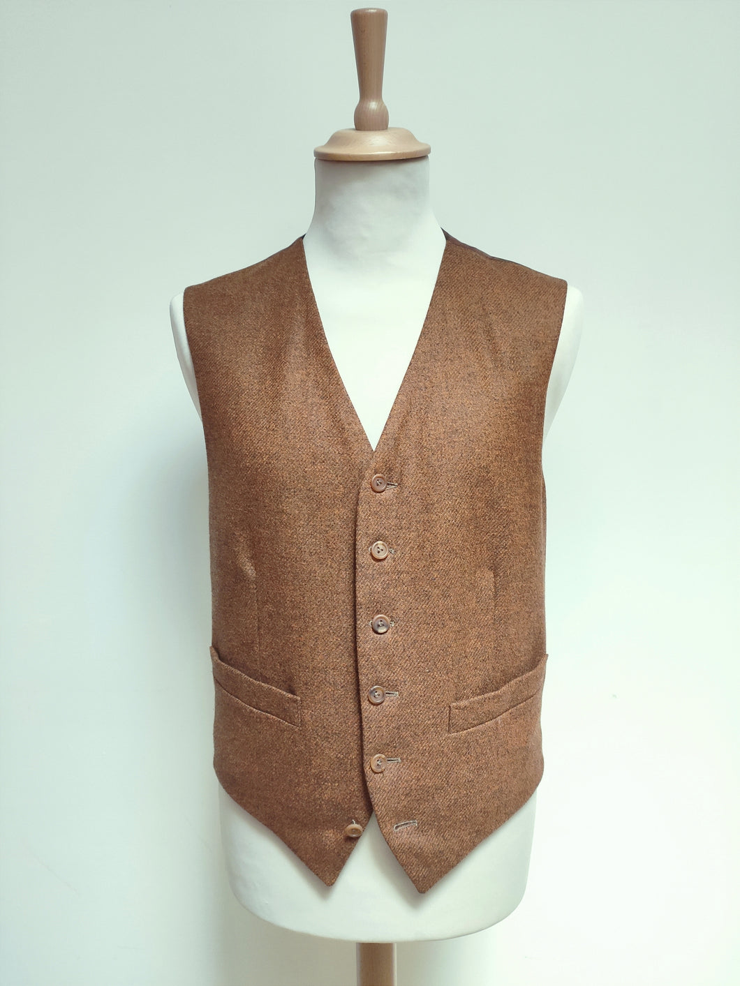 Gilet vintage marron orangé en laine et cachemire 52