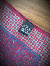 Charger l&#39;image dans la galerie, Francesco Smalto pochette paisley rouge en soie Made in England
