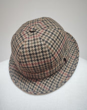 Afbeelding in Gallery-weergave laden, Scott &amp; Co Hatters X Old England chapeau ghillie pied de poule 100% laine 57
