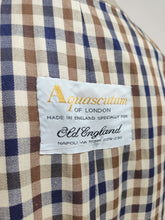 Afbeelding in Gallery-weergave laden, Aquascutum of London trench coat beige Aqua 5 100% coton Made in England L
