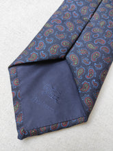 Afbeelding in Gallery-weergave laden, Burberrys&#39; cravate vintage paisley Made in England
