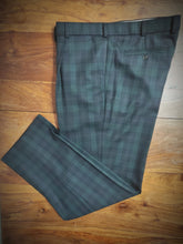 Afbeelding in Gallery-weergave laden, Walbusch pantalon tartan à carreaux en laine vierge 56
