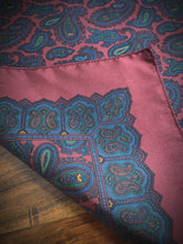 Charger l&#39;image dans la galerie, Francesco Smalto pochette paisley rouge en soie Made in England
