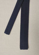 Charger l&#39;image dans la galerie, Ascot cravate tricot vintage marine 100% laine
