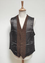 Charger l&#39;image dans la galerie, Harris Tweed X Carl Gross gilet marron chiné en pure laine vierge 54
