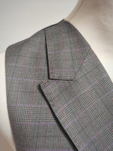 Charger l&#39;image dans la galerie, Charles Tyrwhitt gilet croisé Prince de Galles en laine 52
