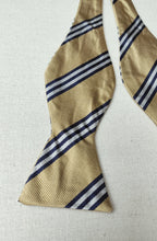 Afbeelding in Gallery-weergave laden, Brooks Brothers noeud papillon club jaune en soie Made in USA
