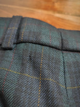 Afbeelding in Gallery-weergave laden, Walbusch pantalon tartan à carreaux en laine vierge 56
