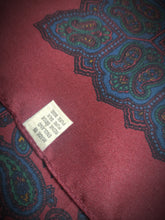 Afbeelding in Gallery-weergave laden, Francesco Smalto pochette paisley rouge en soie Made in England
