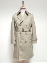 Carica l&#39;immagine nel visualizzatore di Gallery, Brooks Brothers trench-coat femme vintage beige Made in USA
