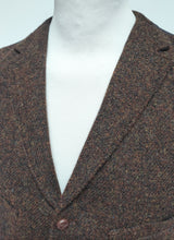 Carica l&#39;immagine nel visualizzatore di Gallery, Harris Tweed X Carl Gross gilet marron chiné en pure laine vierge 54
