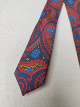 Carica l&#39;immagine nel visualizzatore di Gallery, Turnbull &amp; Asser cravate paisley en soie Made in England
