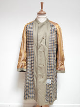 Afbeelding in Gallery-weergave laden, Aquascutum of London trench coat beige Aqua 5 100% coton Made in England L
