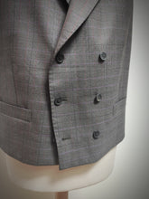 Charger l&#39;image dans la galerie, Charles Tyrwhitt gilet croisé Prince de Galles en laine 52
