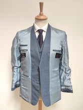 Afbeelding in Gallery-weergave laden, Dormeuil costume vintage trois pièces en laine vierge M
