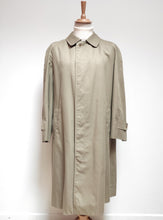 Afbeelding in Gallery-weergave laden, Aquascutum of London trench coat beige Aqua 5 100% coton Made in England L
