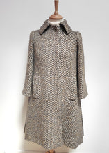 Afbeelding in Gallery-weergave laden, Aquascutum X F. Bellini manteau femme en pure laine vierge Made in England 6 UK / 34/36 FR
