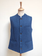 Carica l&#39;immagine nel visualizzatore di Gallery, Harris Tweed X Walbusch gilet en pure laine vierge 56/58
