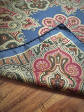 Afbeelding in Gallery-weergave laden, Pochette vintage bleue à motif floral Made in Italy
