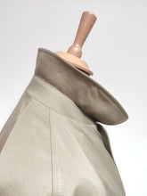 Afbeelding in Gallery-weergave laden, Aquascutum of London trench coat beige Aqua 5 100% coton Made in England L
