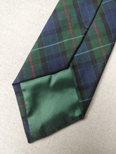 Carica l&#39;immagine nel visualizzatore di Gallery, Cravate tartan en soie Made in Italy
