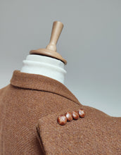 Carica l&#39;immagine nel visualizzatore di Gallery, Harris Tweed blazer vintage en tweed marron clair 54/56
