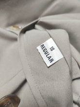 Carica l&#39;immagine nel visualizzatore di Gallery, Brooks Brothers trench-coat femme vintage beige Made in USA
