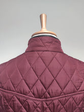 Carica l&#39;immagine nel visualizzatore di Gallery, Barbour femme veste matelassée bordeaux Stallion Quilt 12 UK / 40 FR
