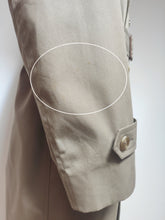 Carica l&#39;immagine nel visualizzatore di Gallery, Brooks Brothers trench-coat femme vintage beige Made in USA
