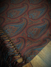 Charger l&#39;image dans la galerie, Vivax by Sambrook Witting écharpe vintage double face à motif paisley en laine et soie Made in England

