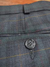 Afbeelding in Gallery-weergave laden, Walbusch pantalon tartan à carreaux en laine vierge 56
