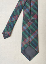 Charger l&#39;image dans la galerie, Dunhill cravate tartan en laine et soie Made in England
