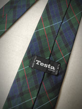 Carica l&#39;immagine nel visualizzatore di Gallery, Cravate tartan en soie Made in Italy
