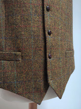 Carica l&#39;immagine nel visualizzatore di Gallery, Harris Tweed gilet de costume à carreaux en pure laine vierge 58/60
