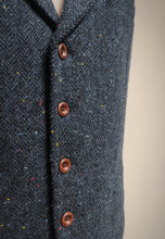 Charger l&#39;image dans la galerie, Harris Tweed X Francesco Fabbri gilet bleu chiné à chevrons en pure laine vierge 54
