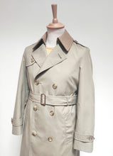 Carica l&#39;immagine nel visualizzatore di Gallery, Brooks Brothers trench-coat femme vintage beige Made in USA
