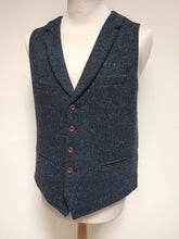 Charger l&#39;image dans la galerie, Harris Tweed X Francesco Fabbri gilet bleu chiné à chevrons en pure laine vierge 54
