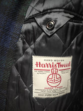 Carica l&#39;immagine nel visualizzatore di Gallery, Essentiel Antwerp X Harris Tweed manteau croisé tartan femme 100% laine S
