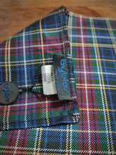 Carica l&#39;immagine nel visualizzatore di Gallery, Pochette vintage tartan en soie Made in Italy
