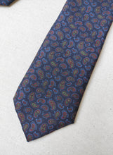 Afbeelding in Gallery-weergave laden, Burberrys&#39; cravate vintage paisley Made in England
